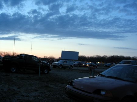 Getty 4 Drive-In Theatre - LOT FILLING UP PHOTO BY ROBERT